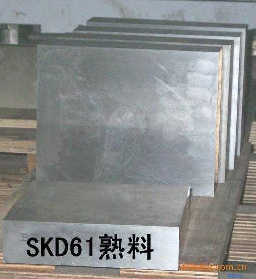 東锜和斯慕，東锜t302